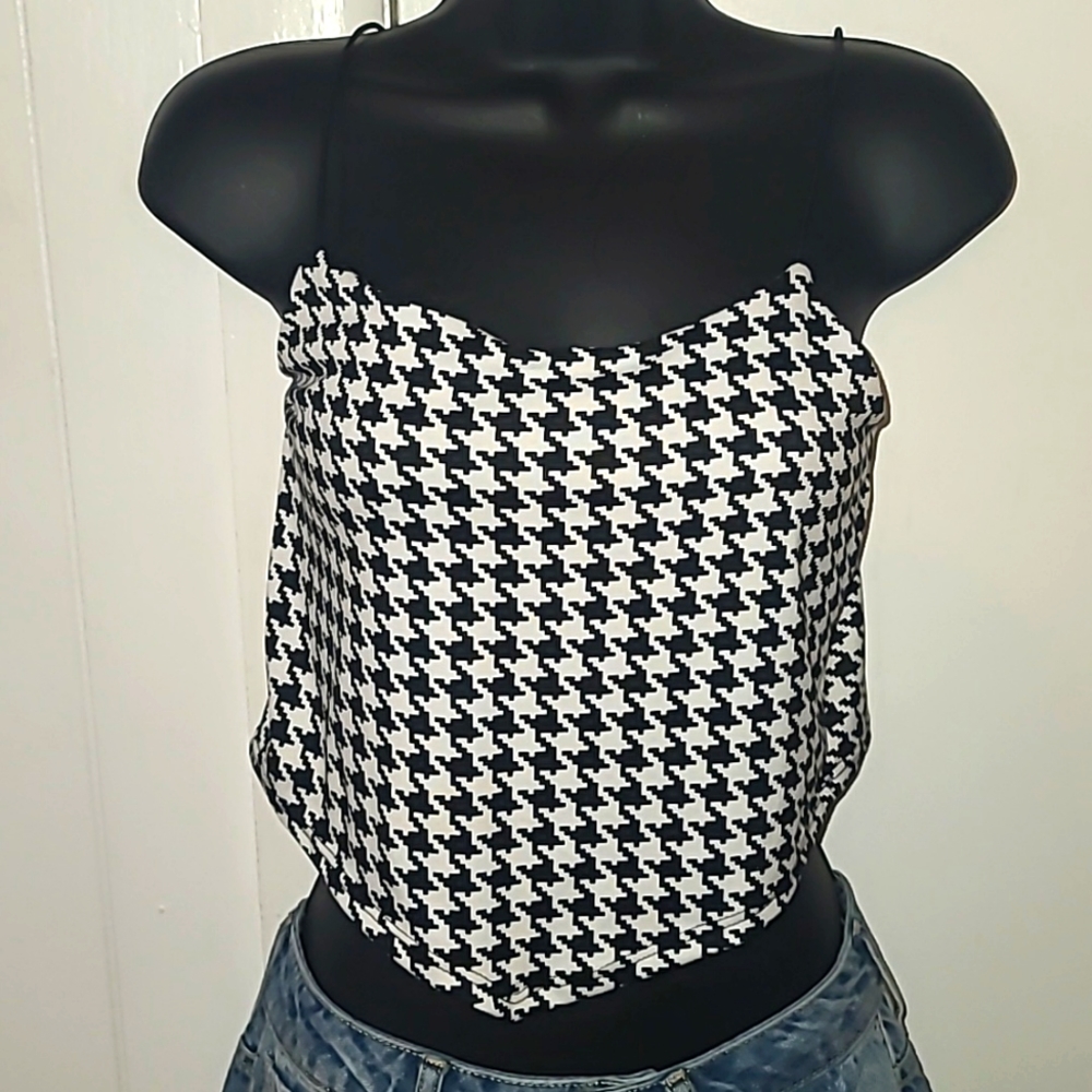 Soft houndstooth crop top